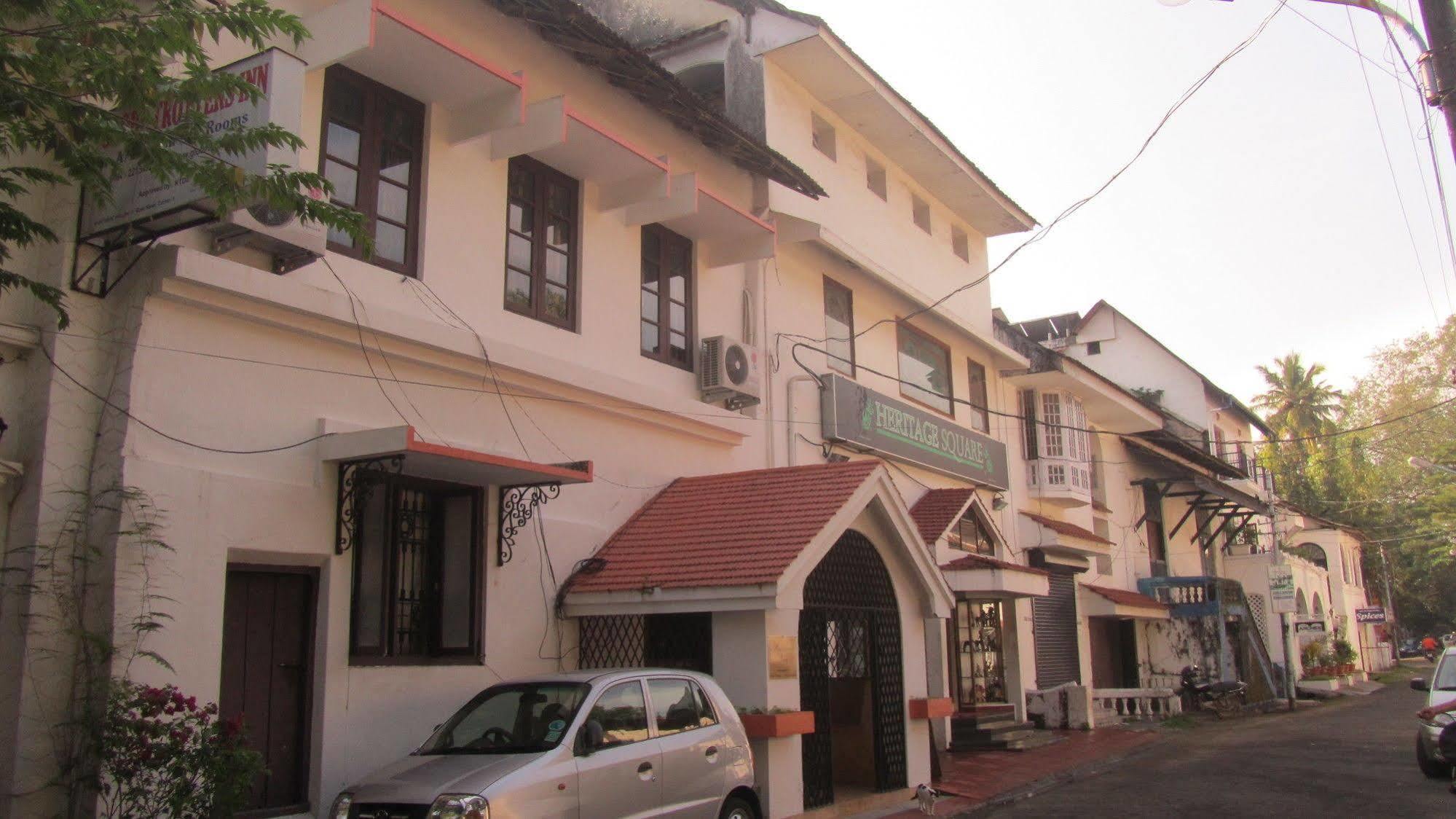 Madeleine Inn Kochi Exterior photo